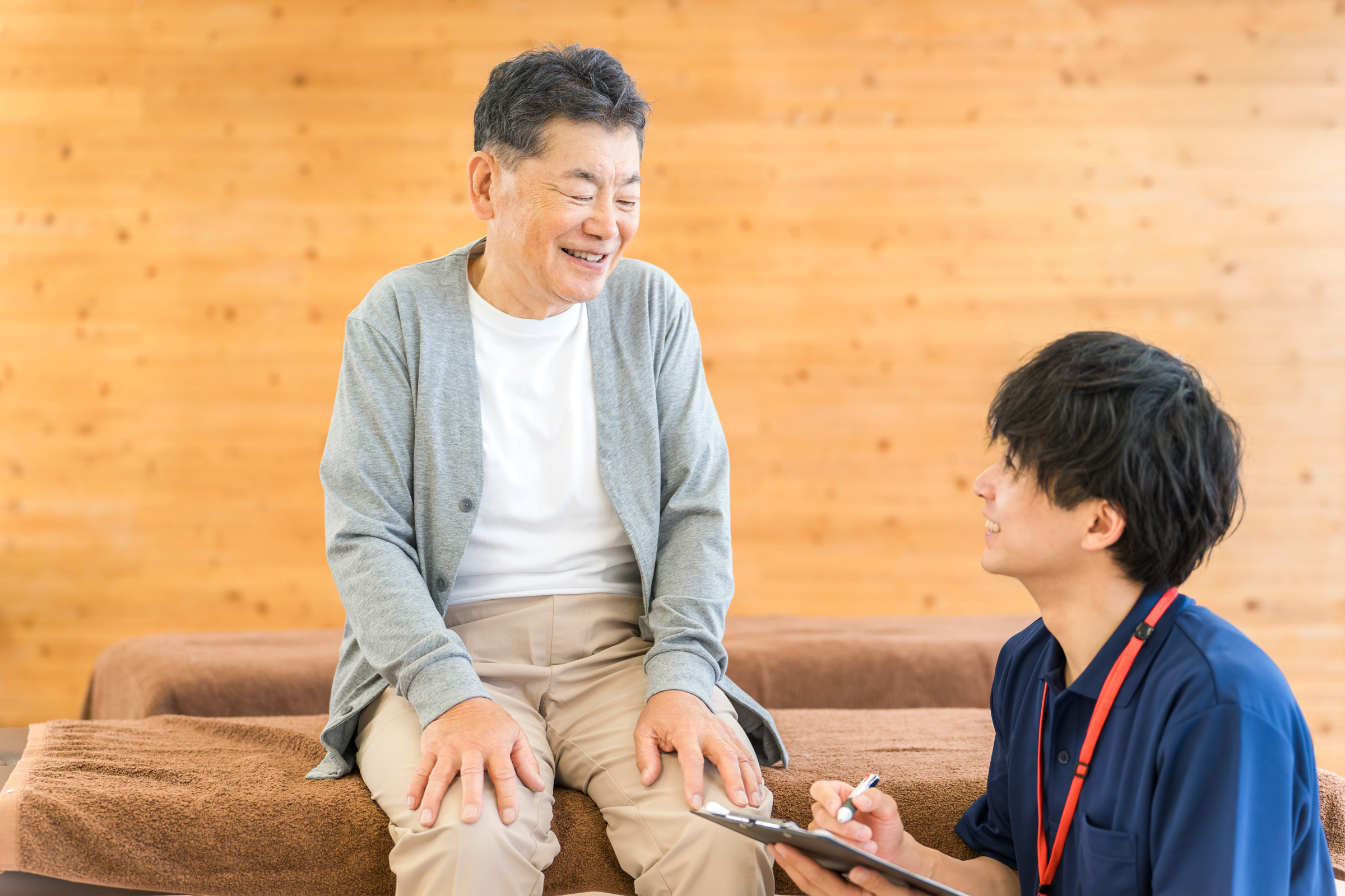 和やかな笑顔のシニア